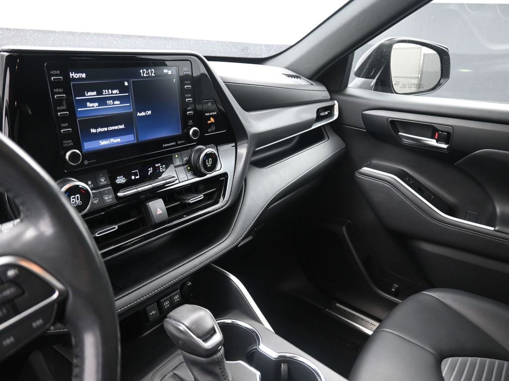 Used 2021 Toyota Highlander XSE image 11
