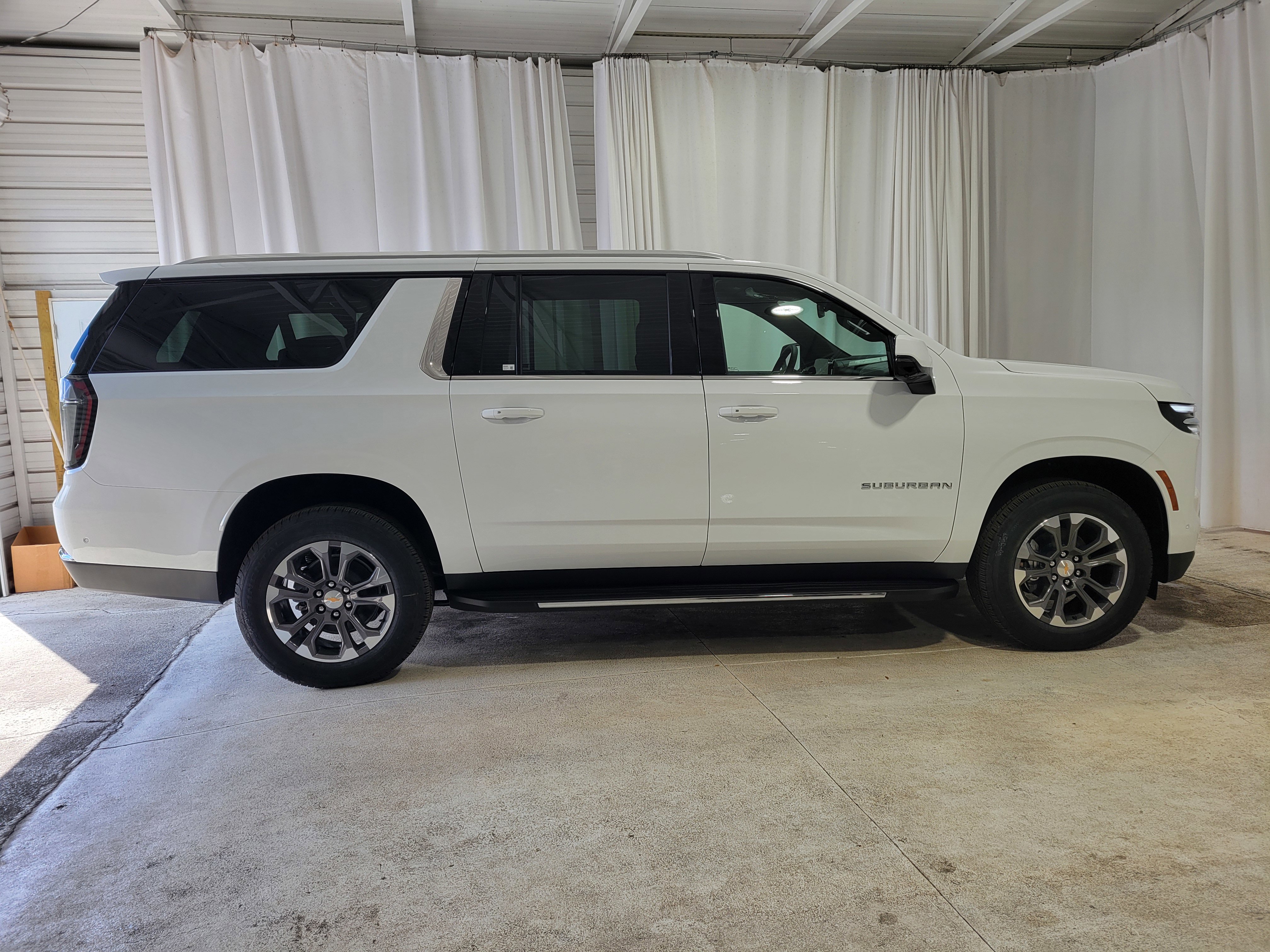 New 2026 Chevrolet Suburban LT image 4