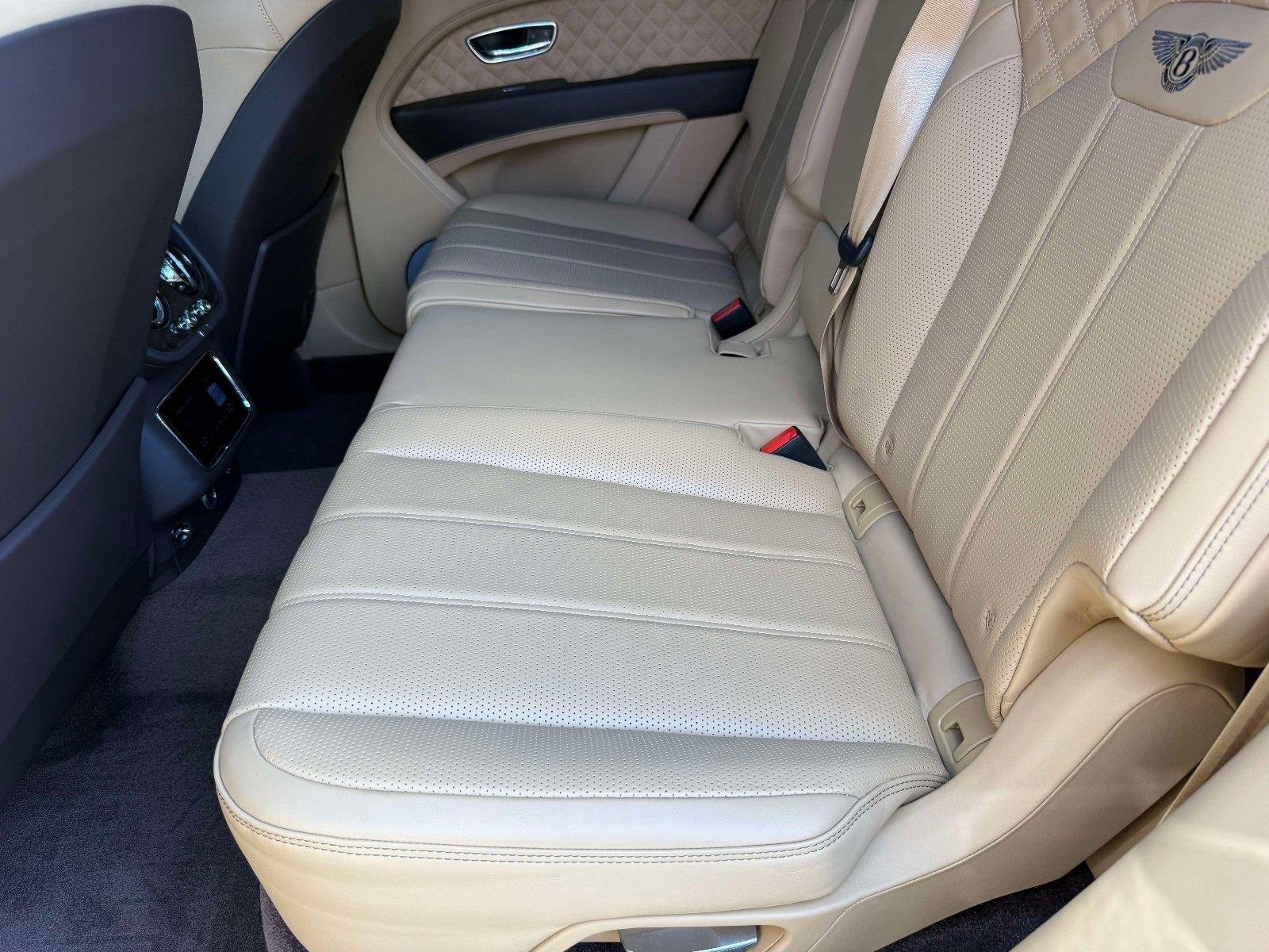 Used 2022 Bentley Bentayga image 31