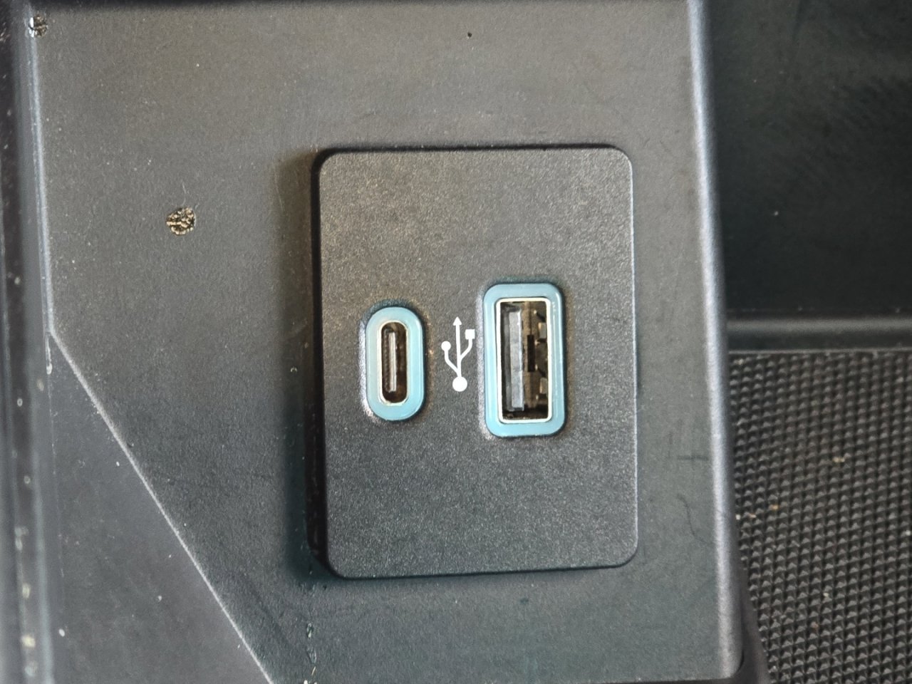 Used 2021 Ford F150 Lariat w/ Equipment Group 502A High image 8