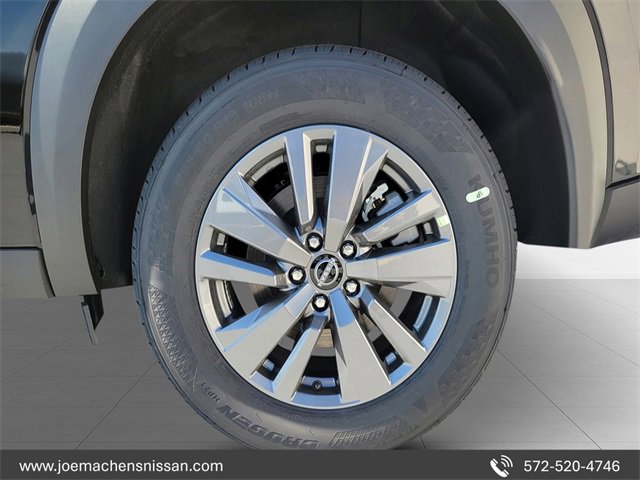 New 2025 Nissan Pathfinder SV image 10