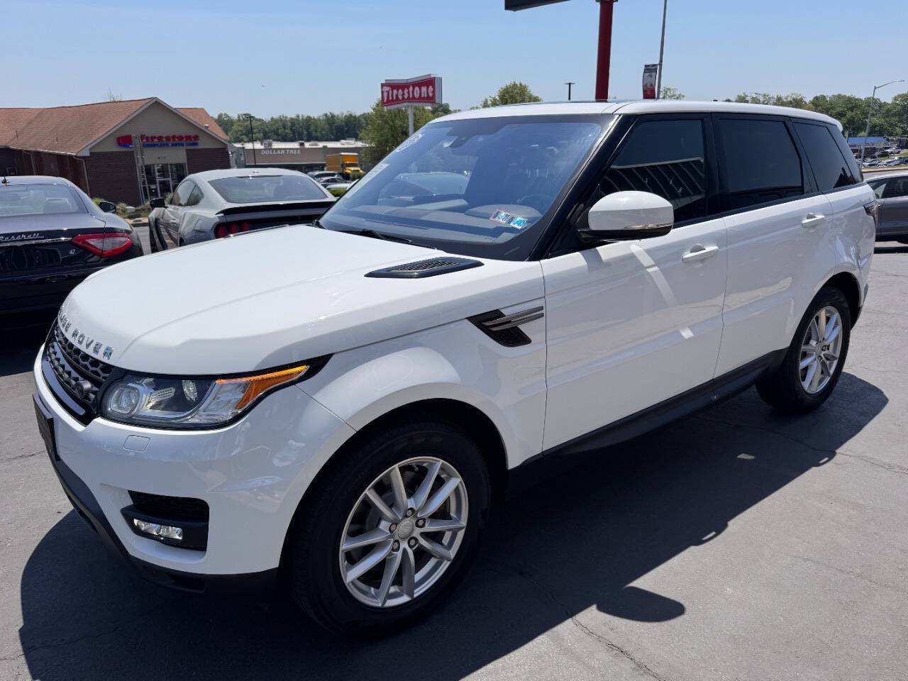 Used 2016 Land Rover Range Rover Sport SE AWD/4WD image 4