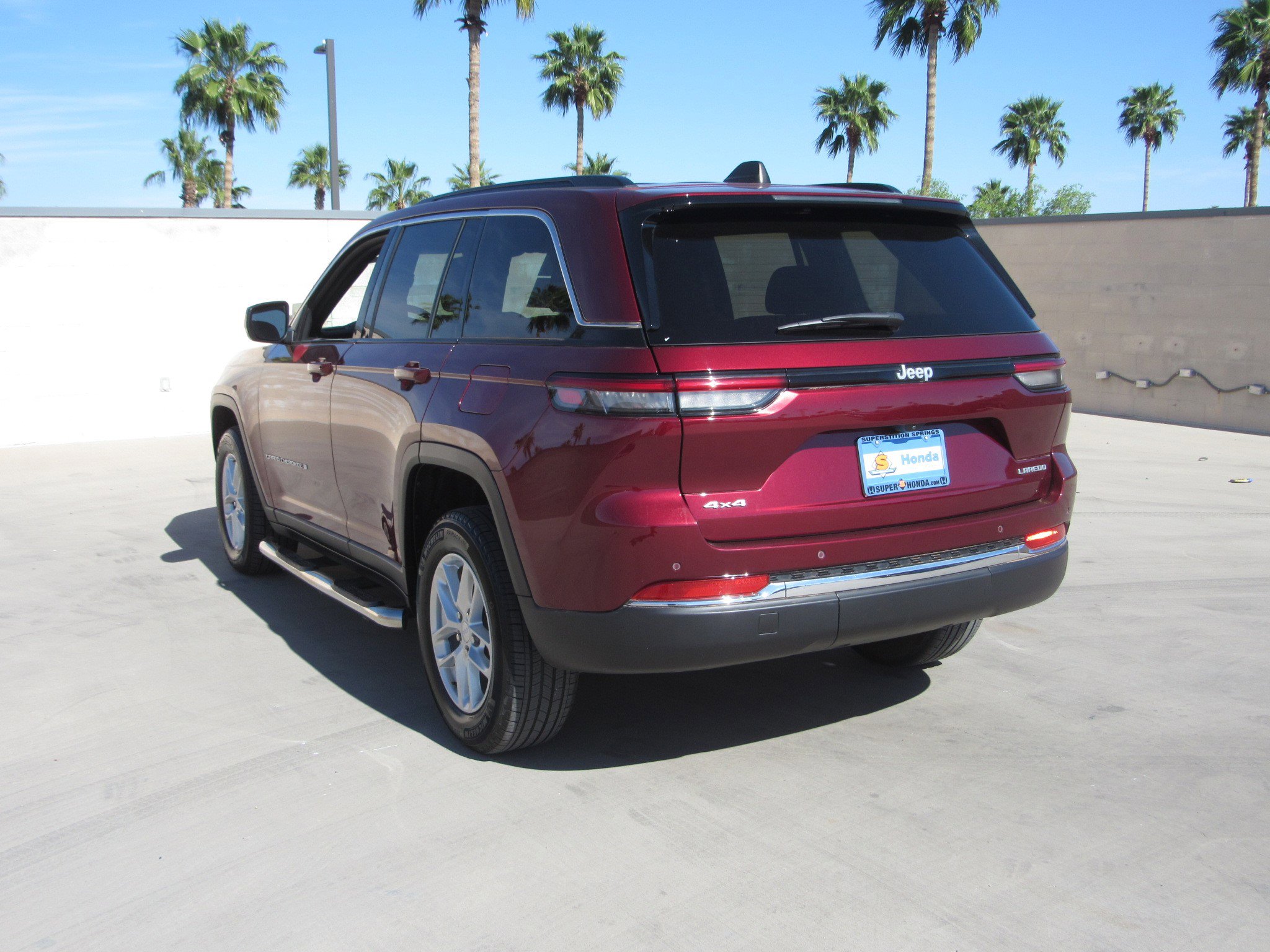 Used 2024 Jeep Grand Cherokee Laredo X w/ Trailer Tow Package image 6