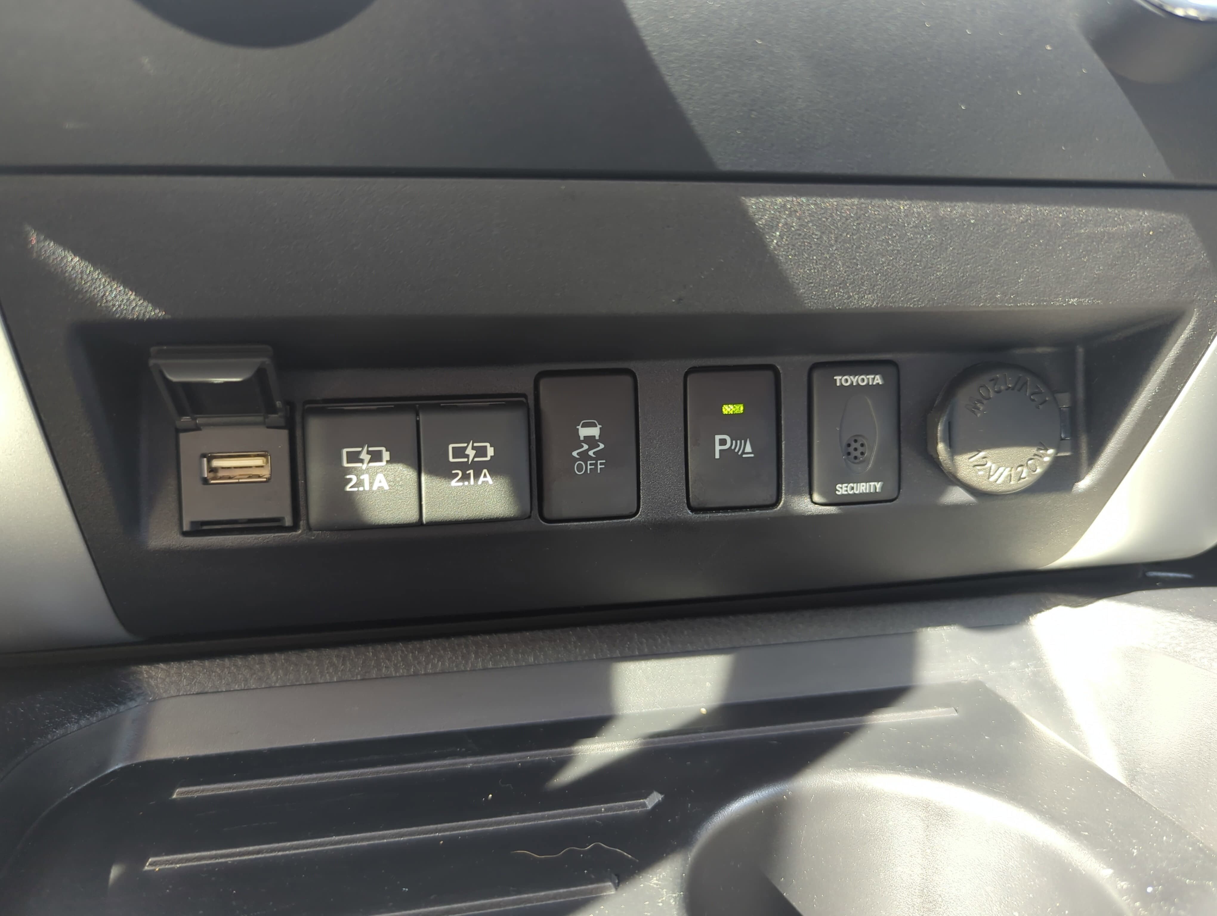 Used 2020 Toyota Tundra Limited w/ Limited Premium Package AWD/4WD image 33