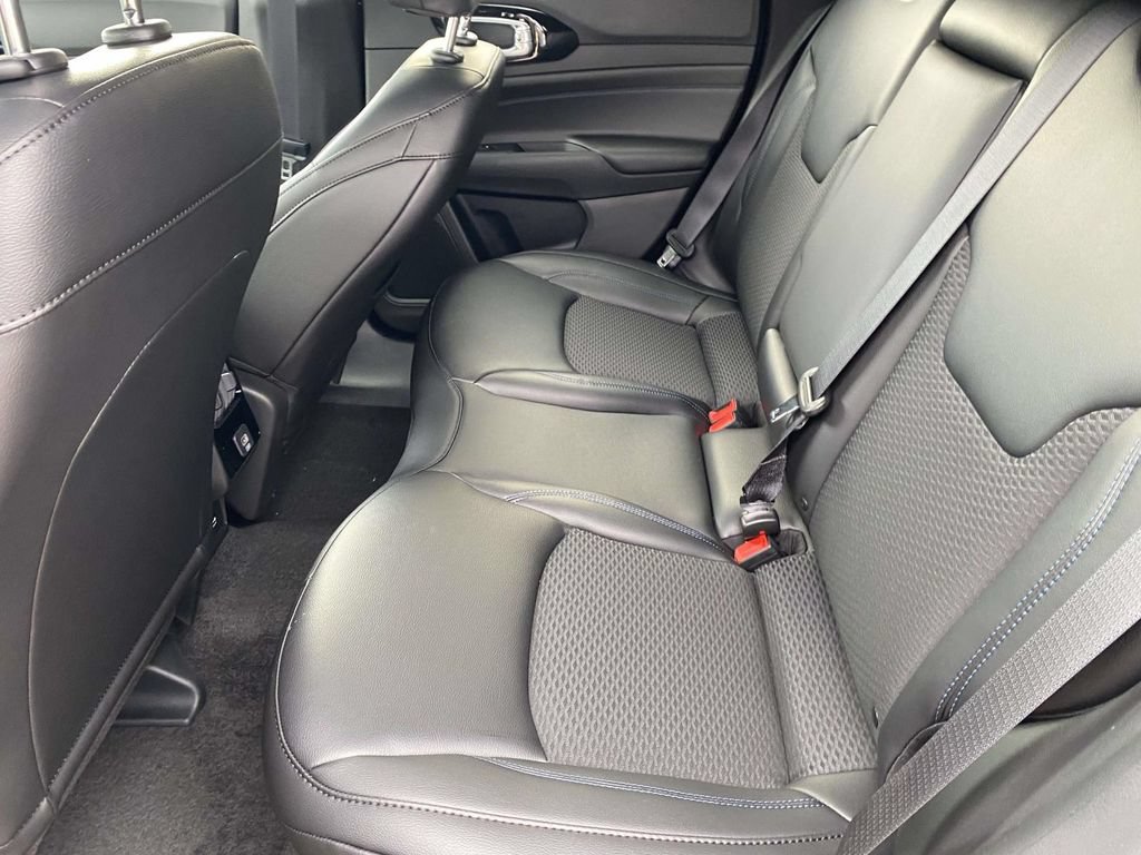 New 2026 Jeep Compass Latitude AWD/4WD image 40