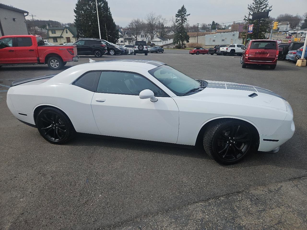 Used 2018 Dodge Challenger SXT Plus RWD image 2
