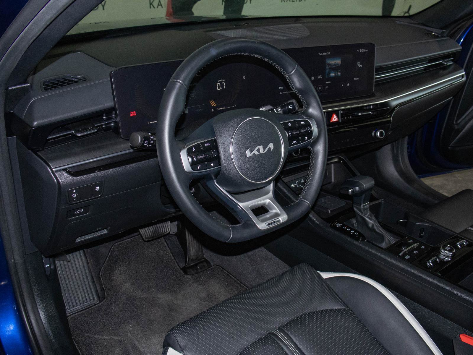 Used 2025 Kia K5 GT-Line w/ GT-Line Premium Package FWD image 6