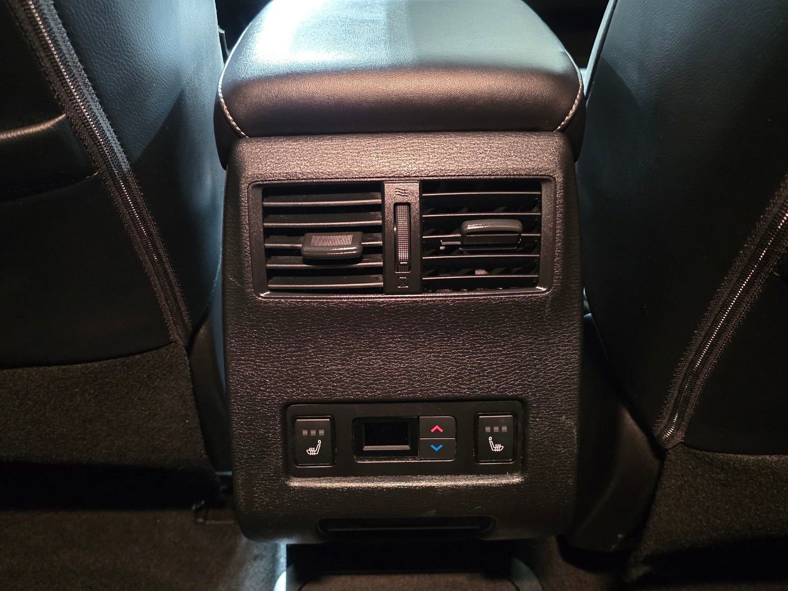 Used 2024 Mitsubishi Outlander SEL image 17