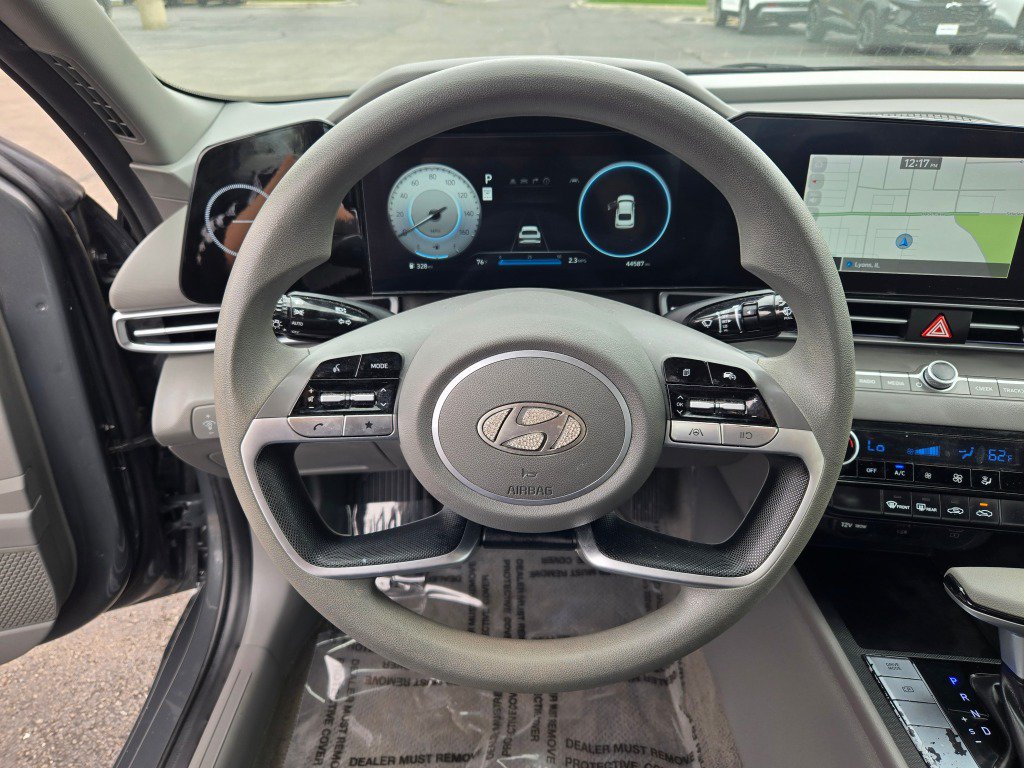 Used 2024 Hyundai Elantra SEL FWD image 31