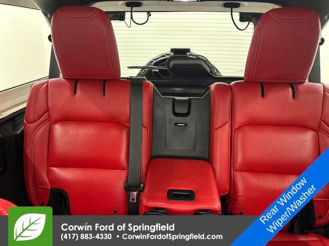 Used 2019 Jeep Wrangler Unlimited Sahara w/ Uconnect 4C Nav & Sound Group image 33