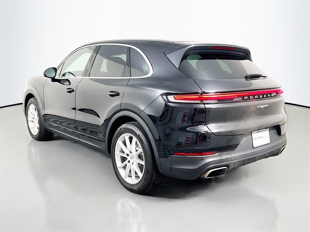 Used 2024 Porsche Cayenne image 5