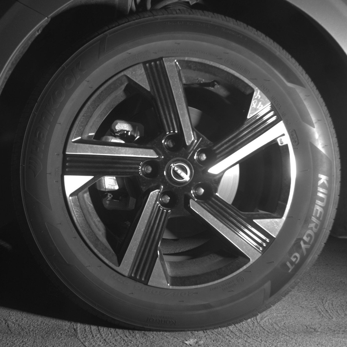 Used 2025 Nissan Sentra SV FWD image 12