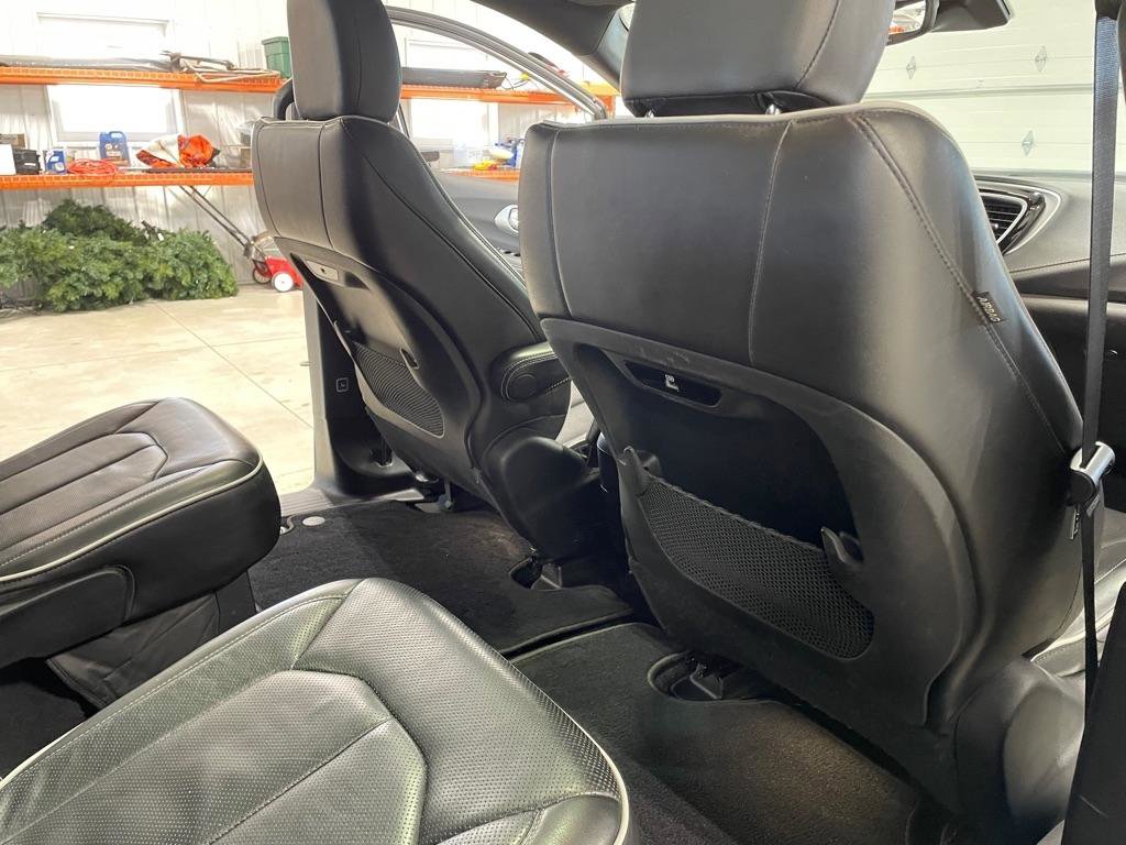 Used 2019 Chrysler Pacifica Limited w/ Advanced Safetytec Group image 25