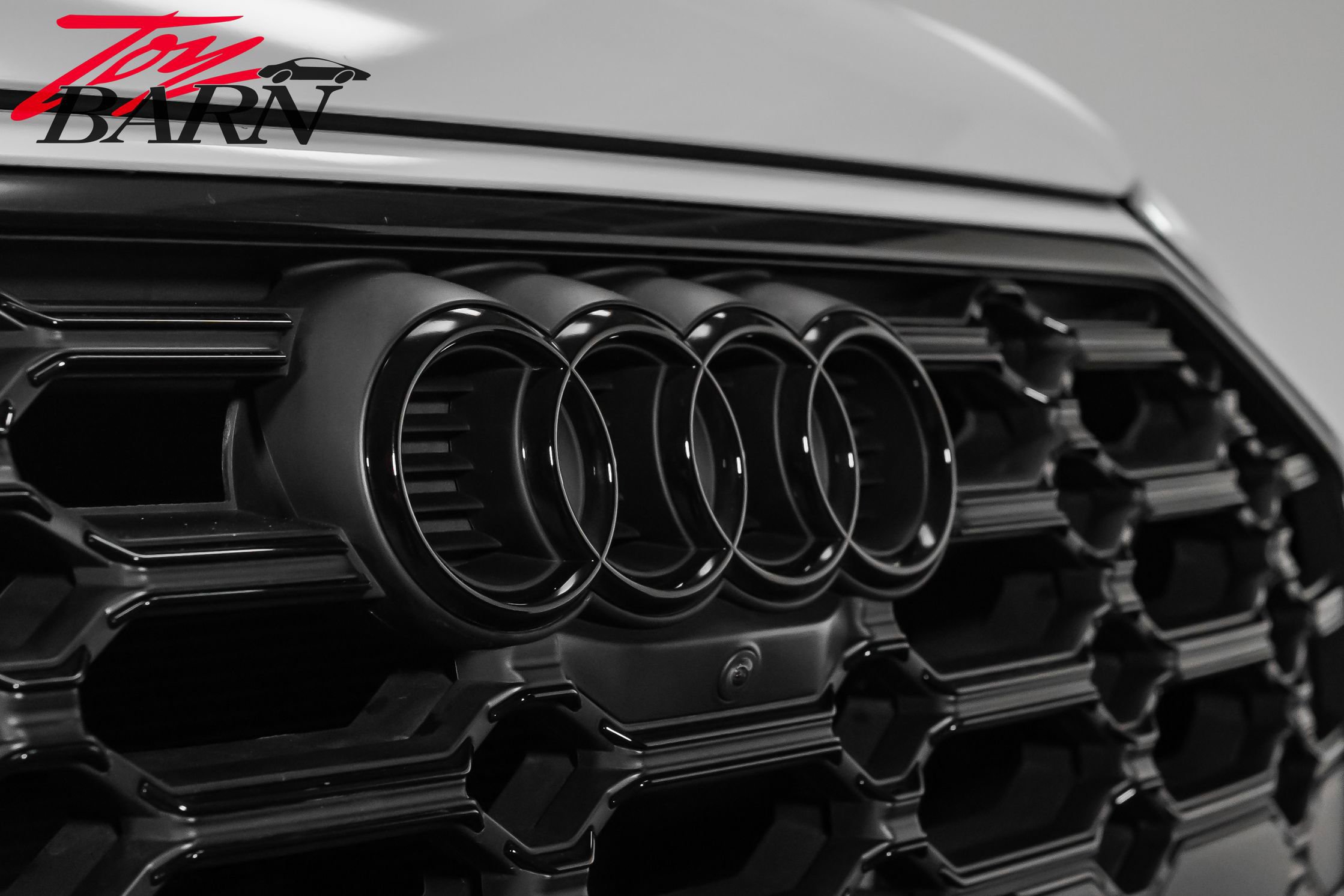 Used 2024 Audi SQ5 Prestige image 9