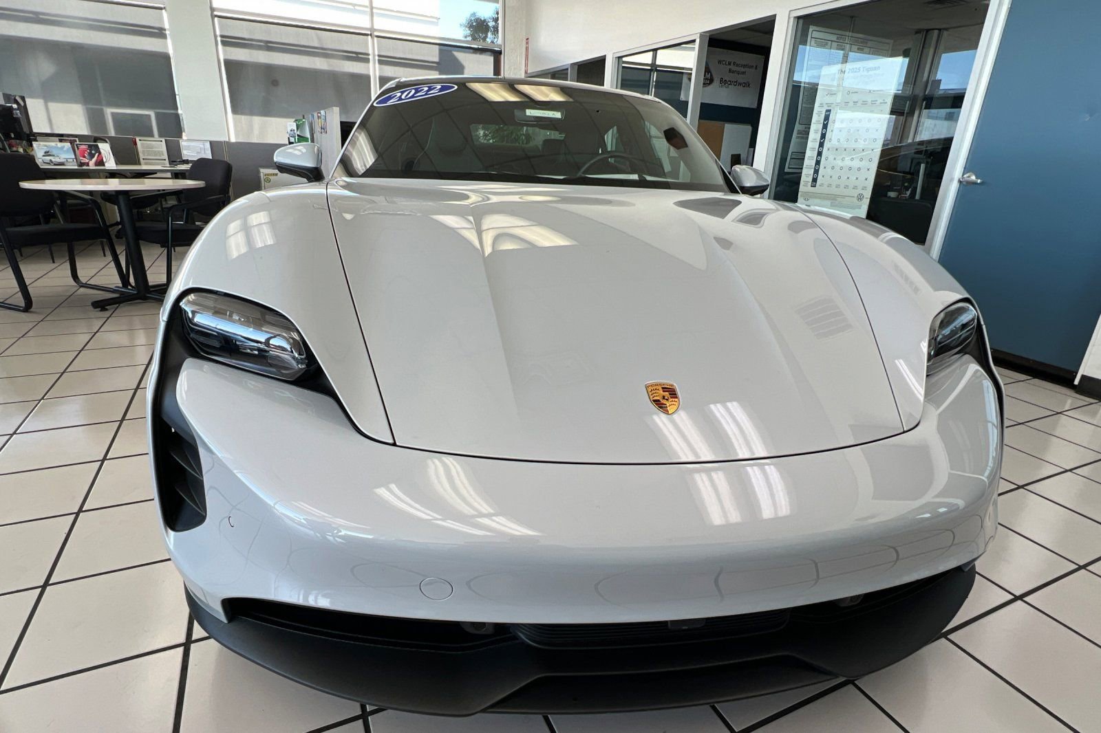 Used 2022 Porsche Taycan 4S image 9