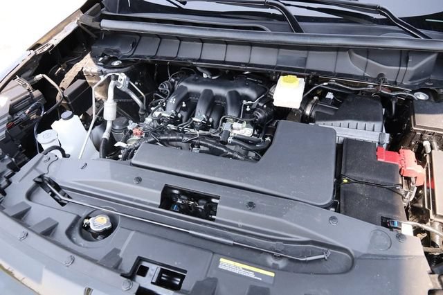 Certified 2025 Nissan Pathfinder SV w/ SV Premium Package FWD image 31