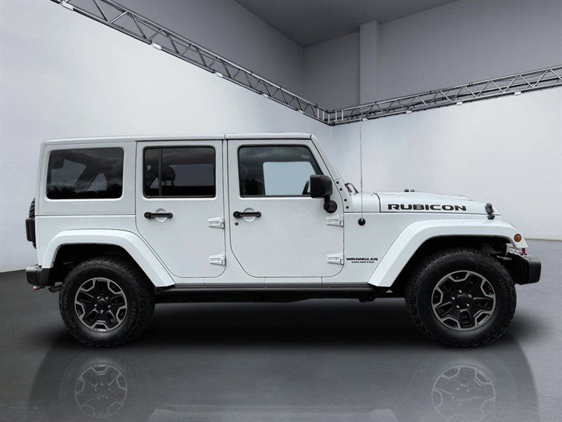 Used 2015 Jeep Wrangler Unlimited Rubicon AWD/4WD image 3