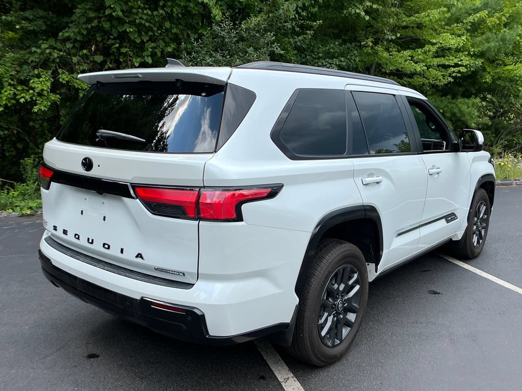 Used 2026 Toyota Sequoia Platinum AWD/4WD image 5