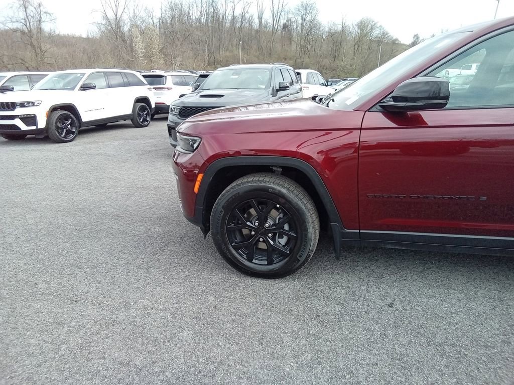 New 2026 Jeep Grand Cherokee Altitude image 8