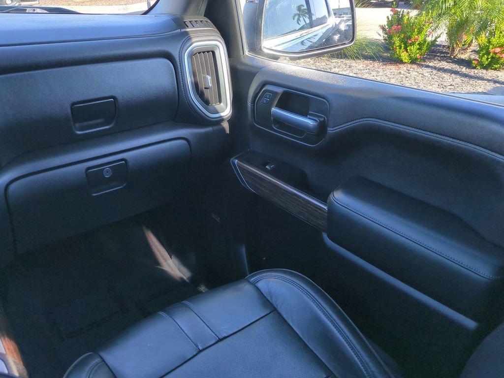 Used 2019 Chevrolet Silverado 1500 High Country w/ Technology Package image 17