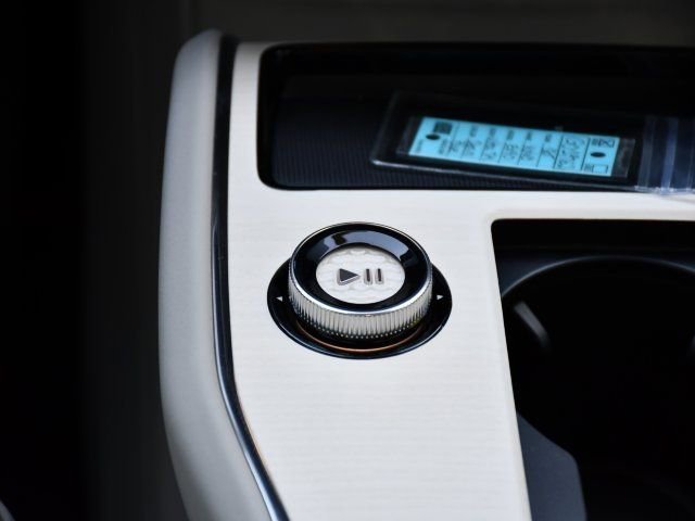 New 2025 Volvo EX90 Ultra w/ Protection Package Premier image 27