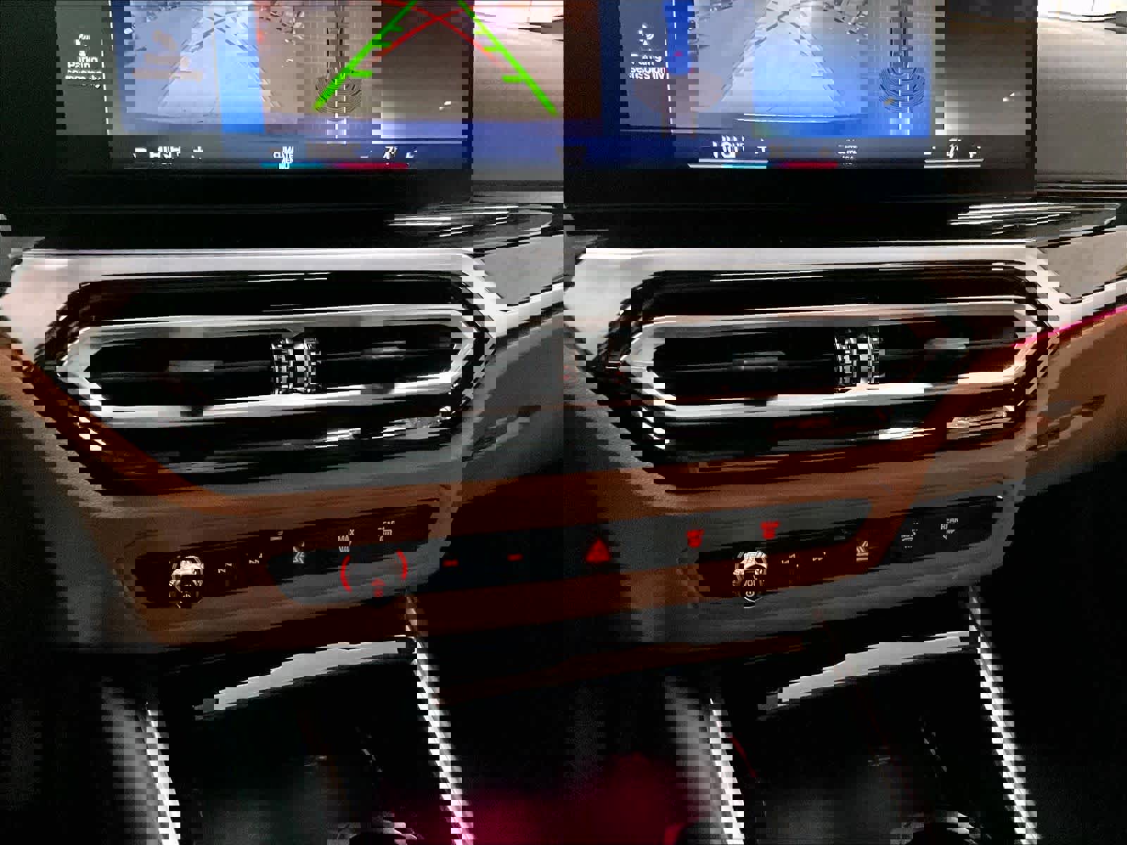 Used 2024 BMW 330i Sedan w/ Convenience Package RWD image 33