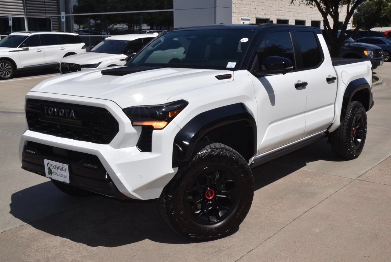 Used 2025 Toyota Tacoma TRD Pro AWD/4WD image 46