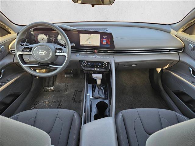 Used 2024 Hyundai Elantra SEL FWD image 18