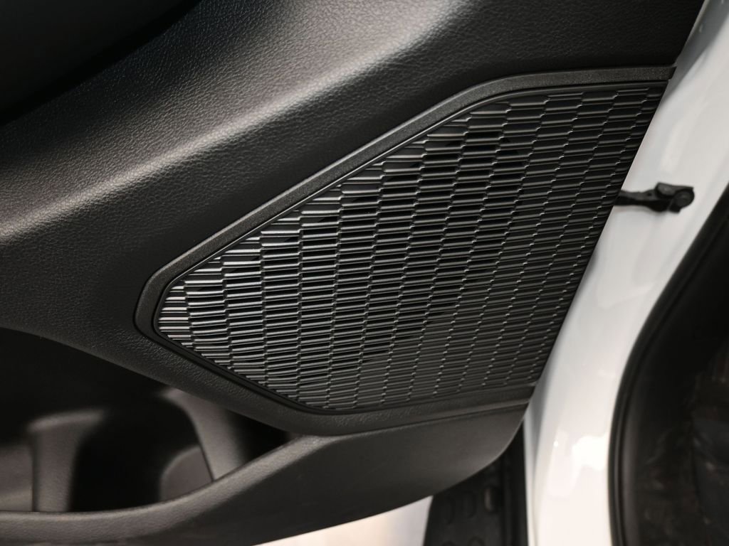 Used 2025 Jeep Grand Cherokee Laredo image 14