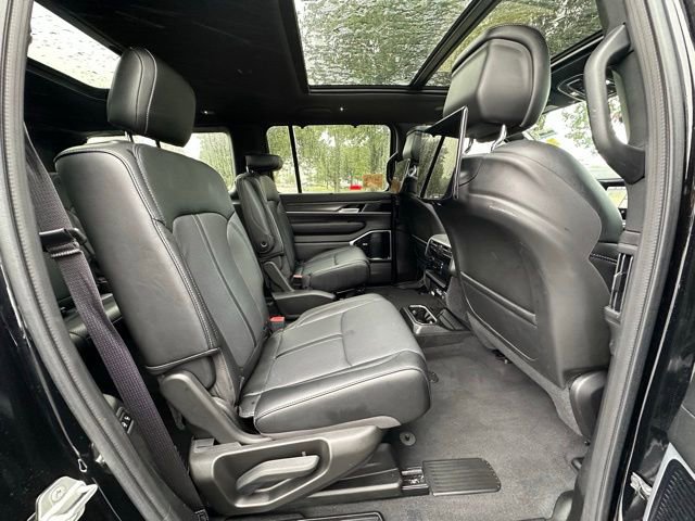 Used 2024 Jeep Wagoneer Series III w/ Premium Group I image 35