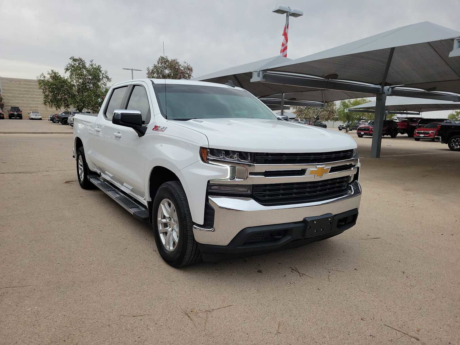 Used 2022 Chevrolet Silverado 1500 LT w/ Diesel Off-Road Package AWD/4WD image 2