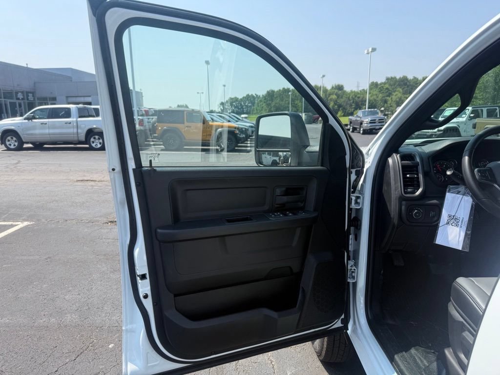 New 2026 RAM 3500 Tradesman w/ Chrome Appearance Group A AWD/4WD image 14