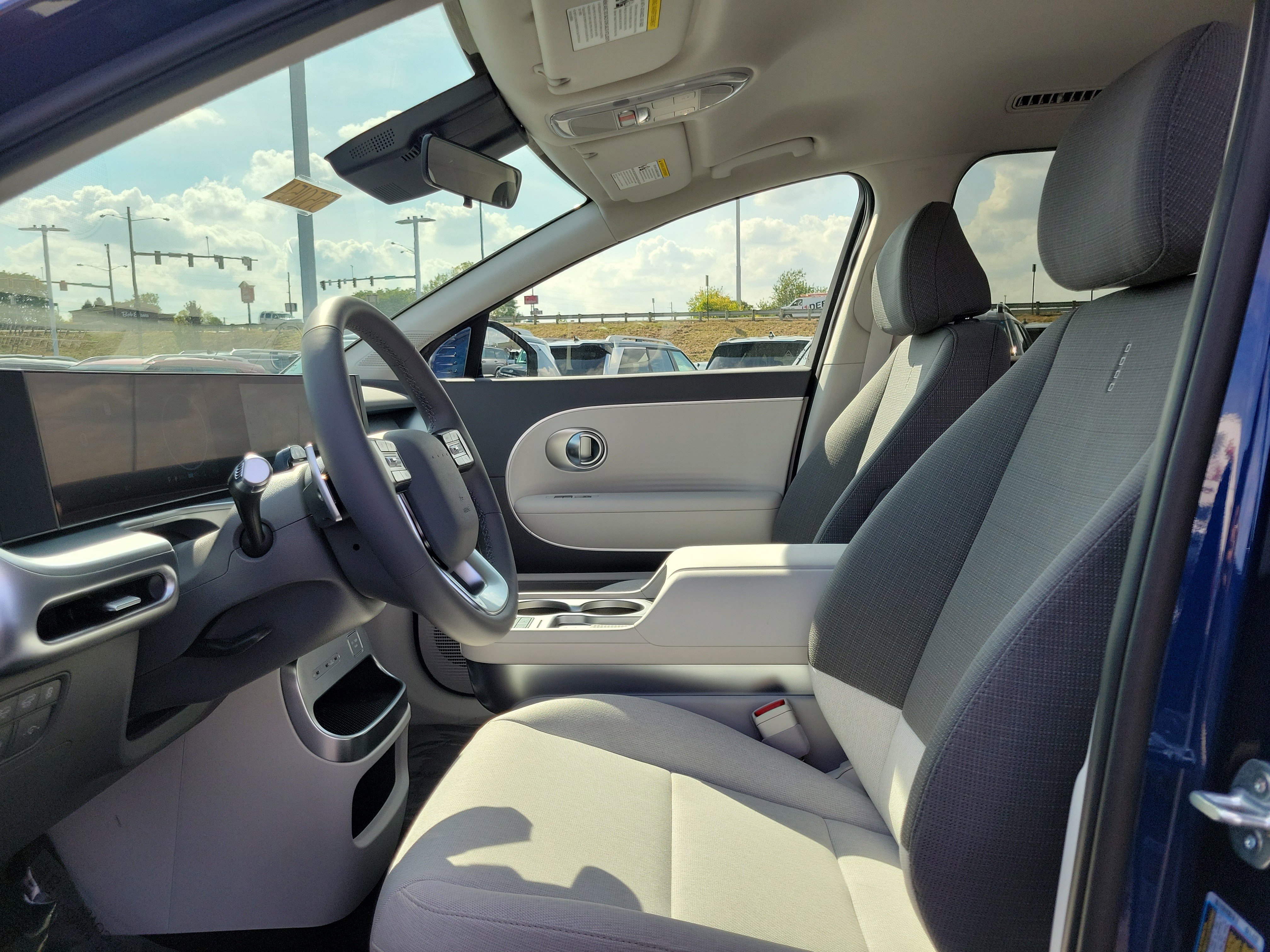 New 2026 Hyundai Ioniq 9 SE image 15