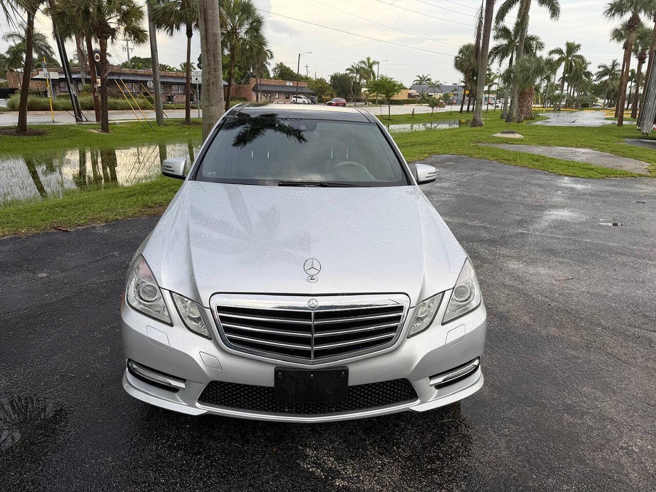 Used 2013 Mercedes-Benz E 350 4MATIC Sedan w/ Premium 2 Pkg image 9
