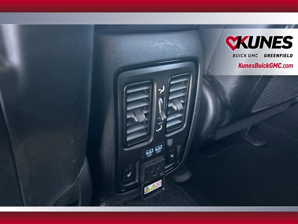 Used 2024 Dodge Durango GT image 34