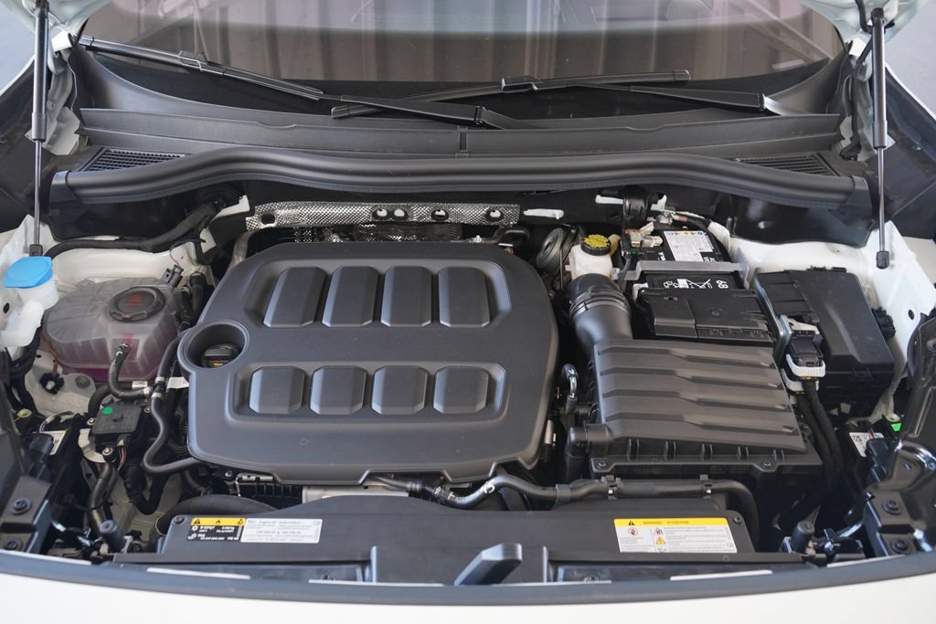 New 2026 Volkswagen Tiguan SEL R-Line AWD/4WD image 14