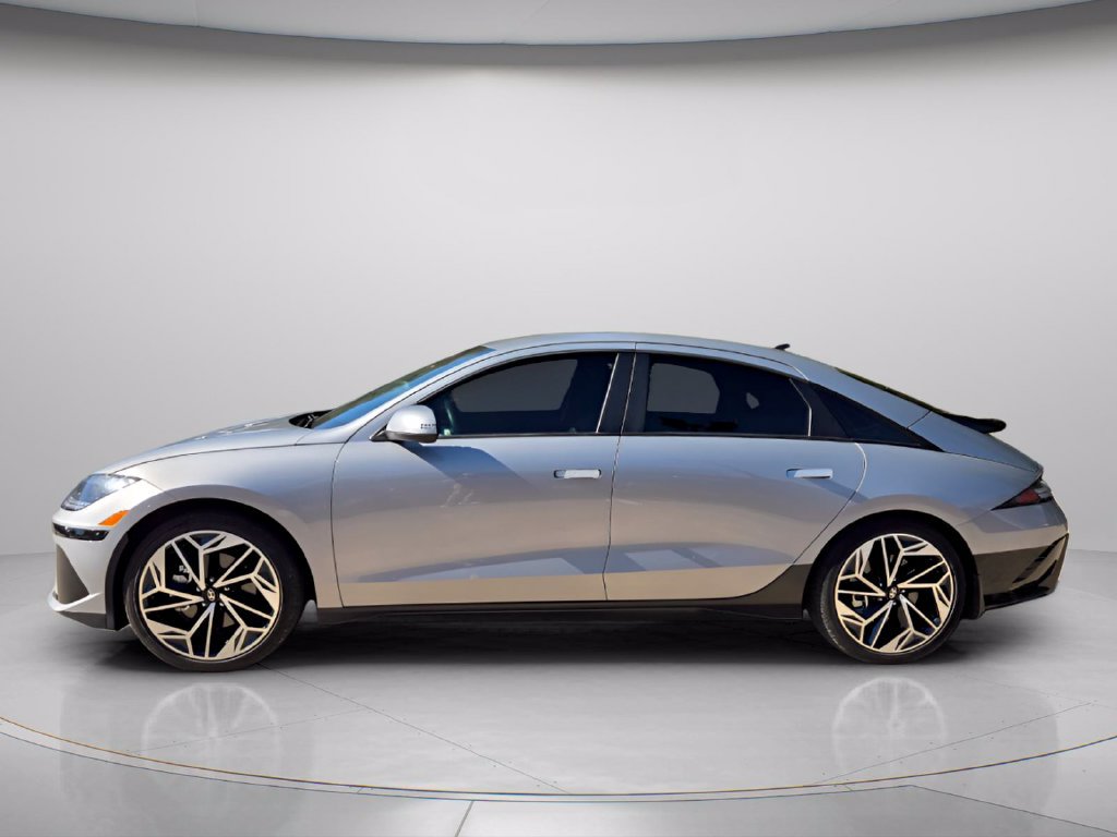 Used 2023 Hyundai Ioniq 6 SEL RWD image 3
