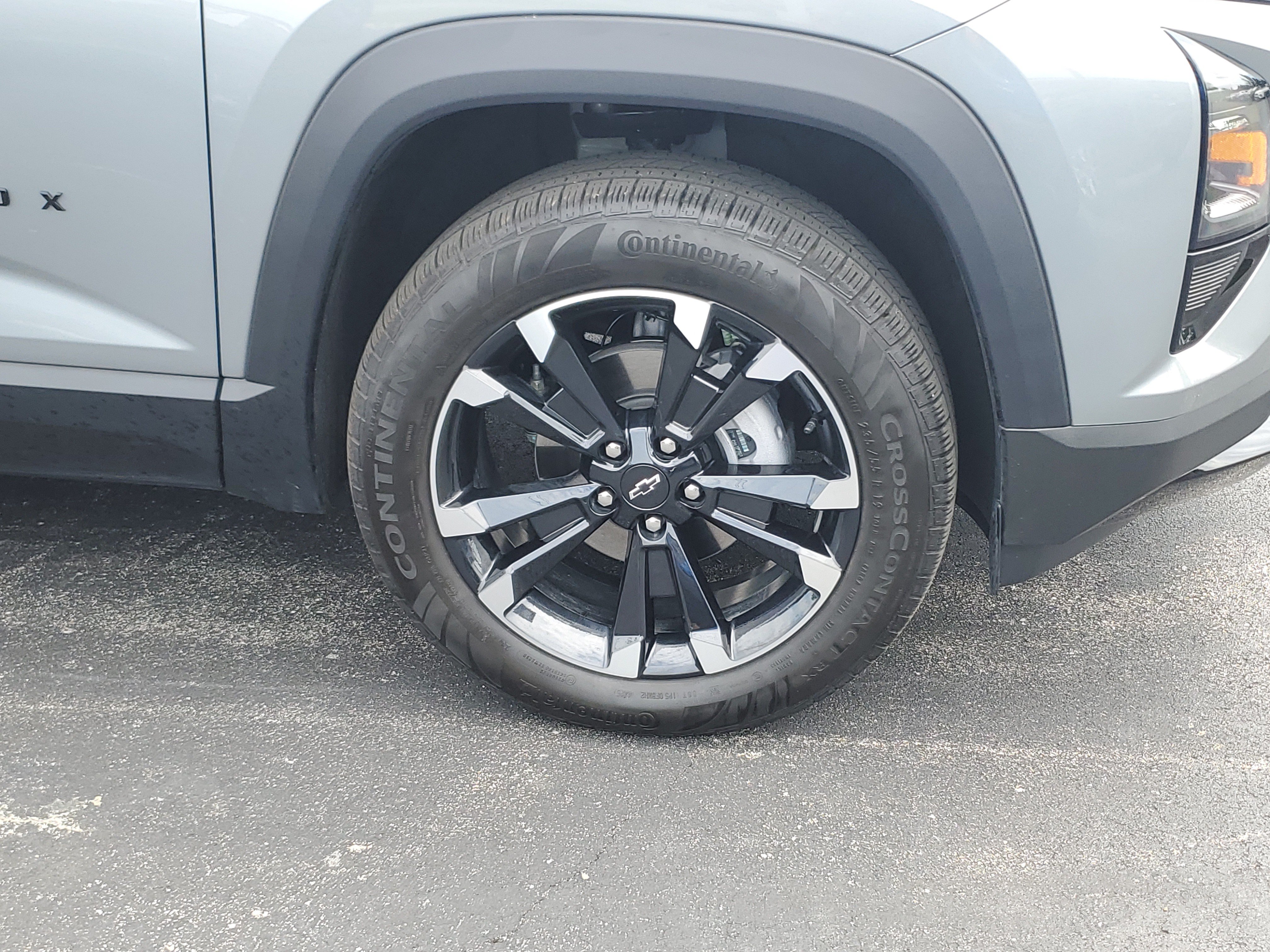 Used 2026 Chevrolet Equinox RS w/ LPO, Floor Liner Package AWD/4WD image 5