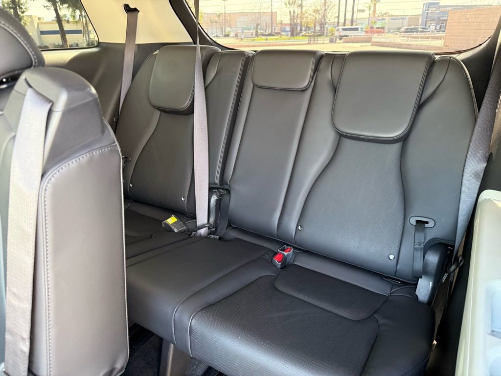 Used 2023 Kia Carnival LX image 10