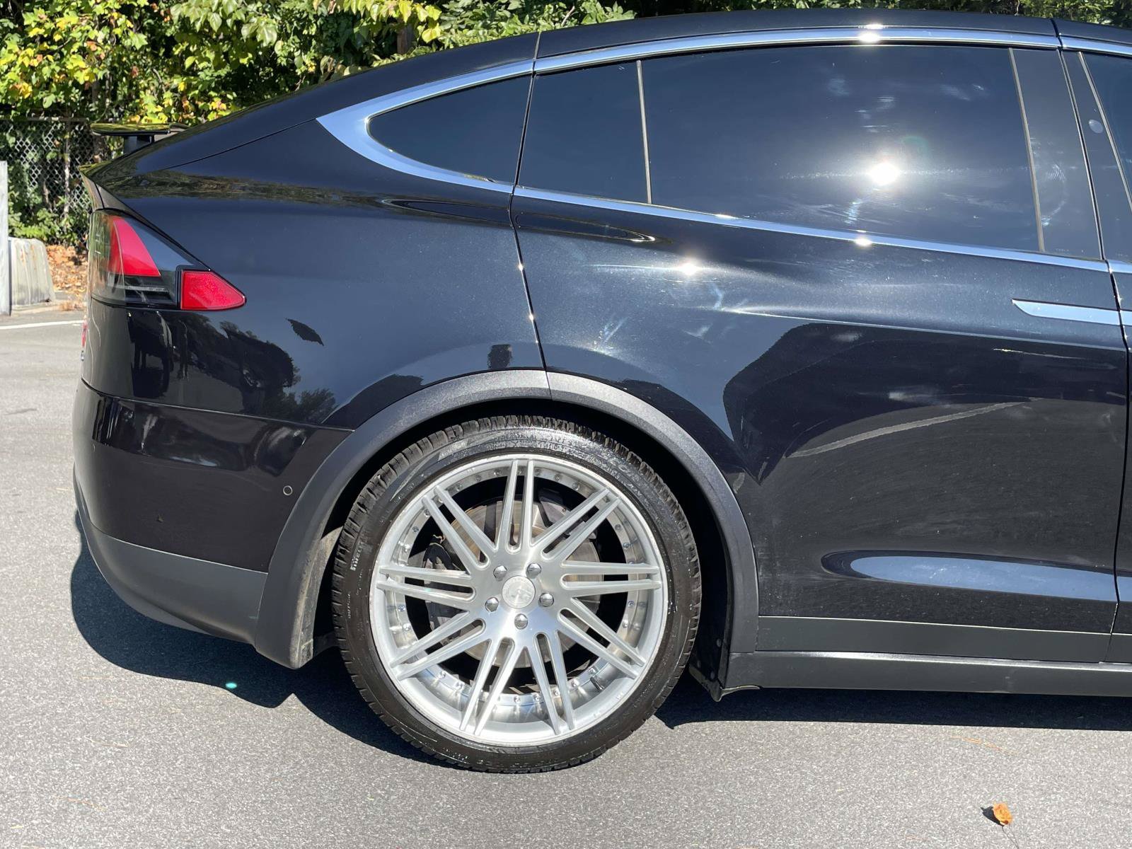 Used 2017 Tesla Model X 75D AWD/4WD image 7