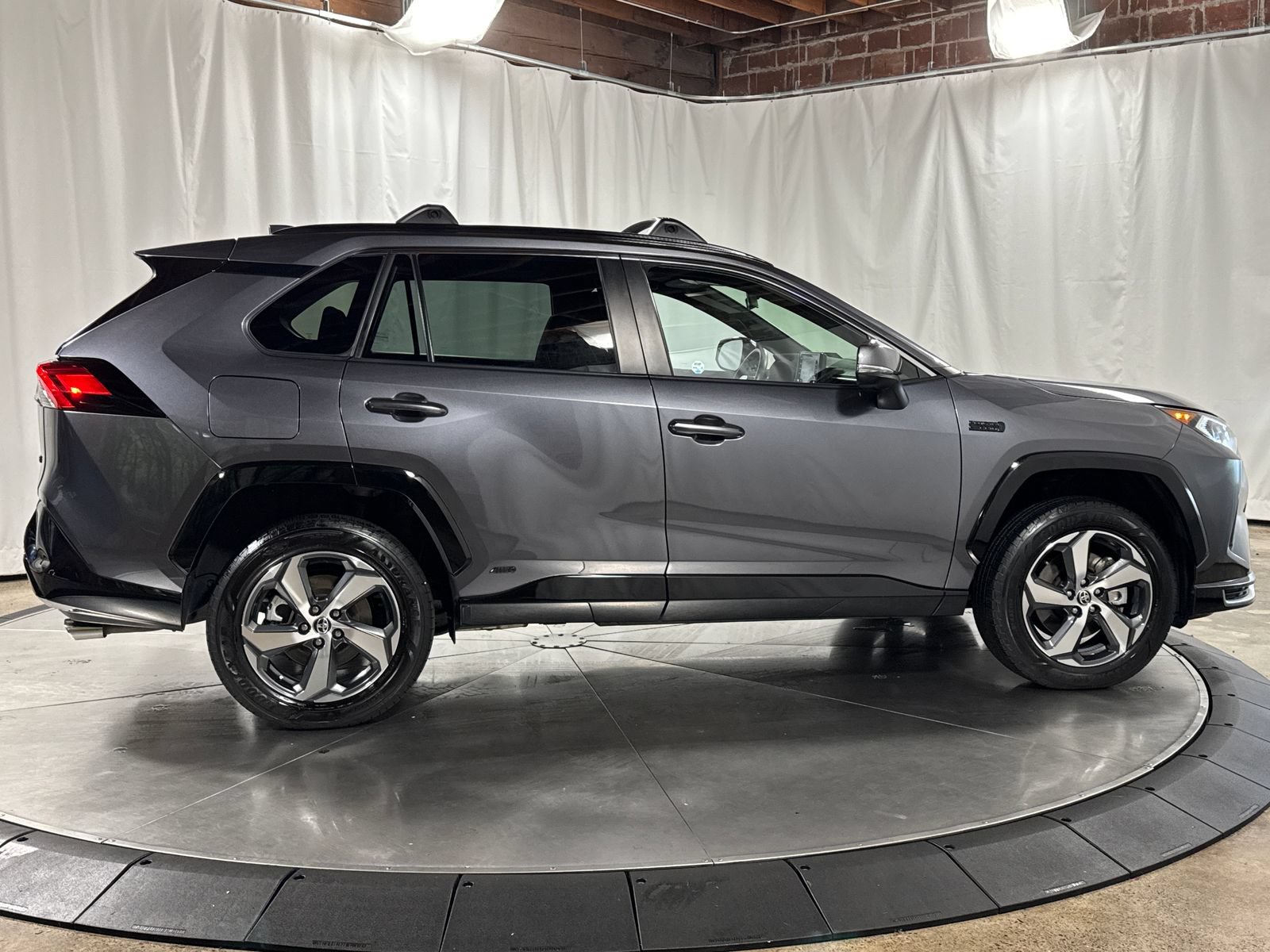 Used 2021 Toyota RAV4 SE w/ Weather & Moonroof Package AWD/4WD image 6