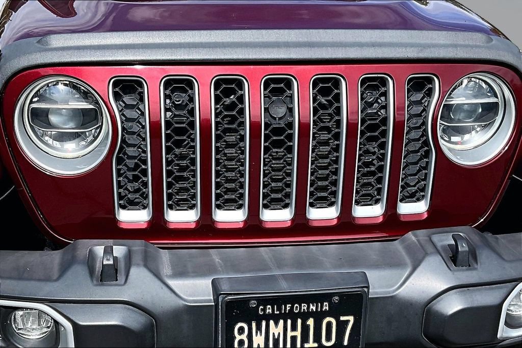 Used 2021 Jeep Wrangler Unlimited Sahara w/ Cold Weather Group AWD/4WD image 29