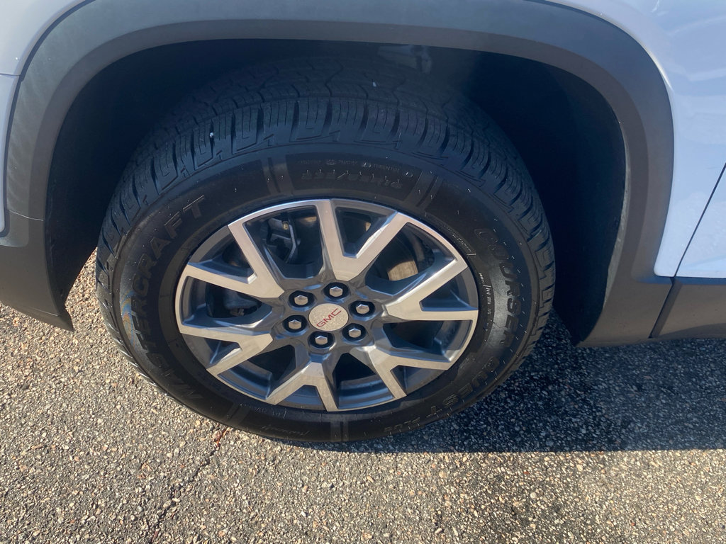 Used 2023 GMC Acadia SLE image 17