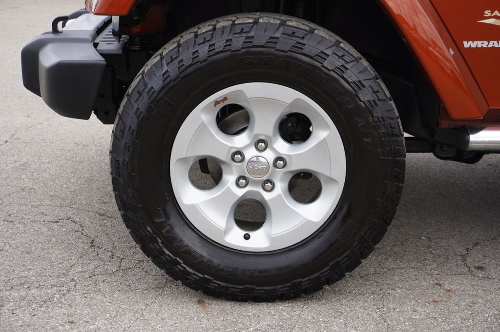 Used 2014 Jeep Wrangler Sahara w/ Dual Top Group image 10