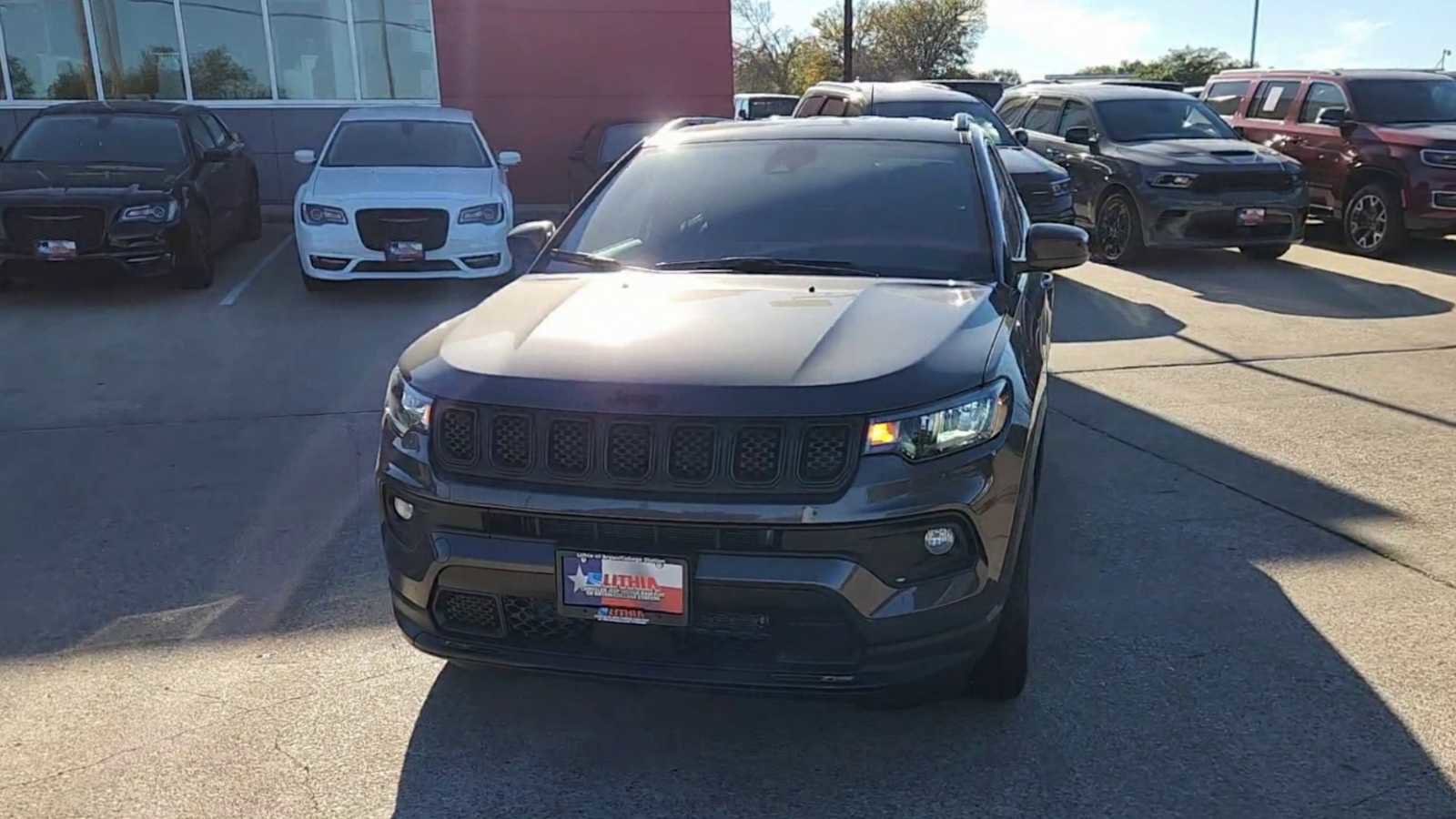 Used 2024 Jeep Compass Latitude w/ Convenience Group image 3