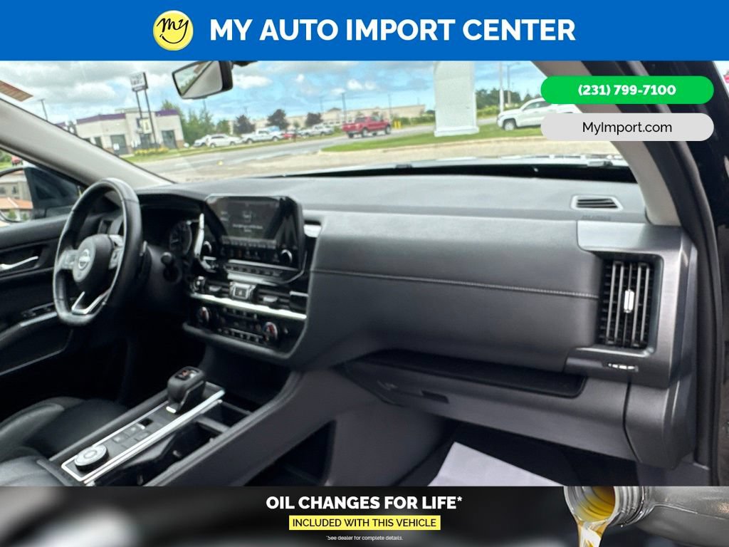 Used 2024 Nissan Pathfinder SL AWD/4WD image 31