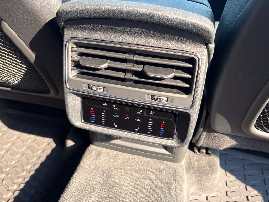 Used 2019 Audi Q8 Premium Plus AWD/4WD image 27
