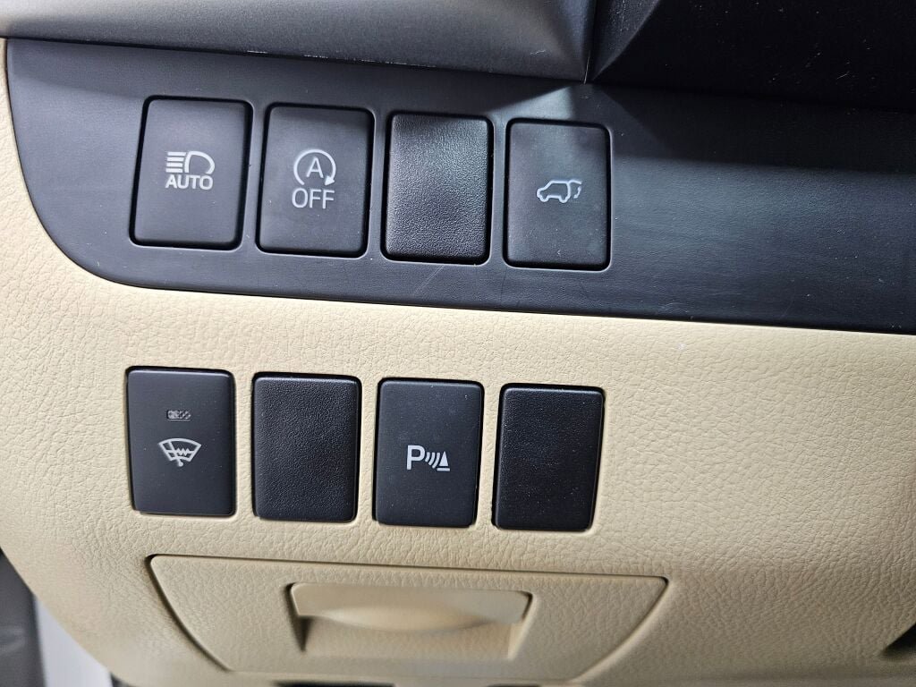 Used 2017 Toyota Highlander Limited AWD/4WD image 34