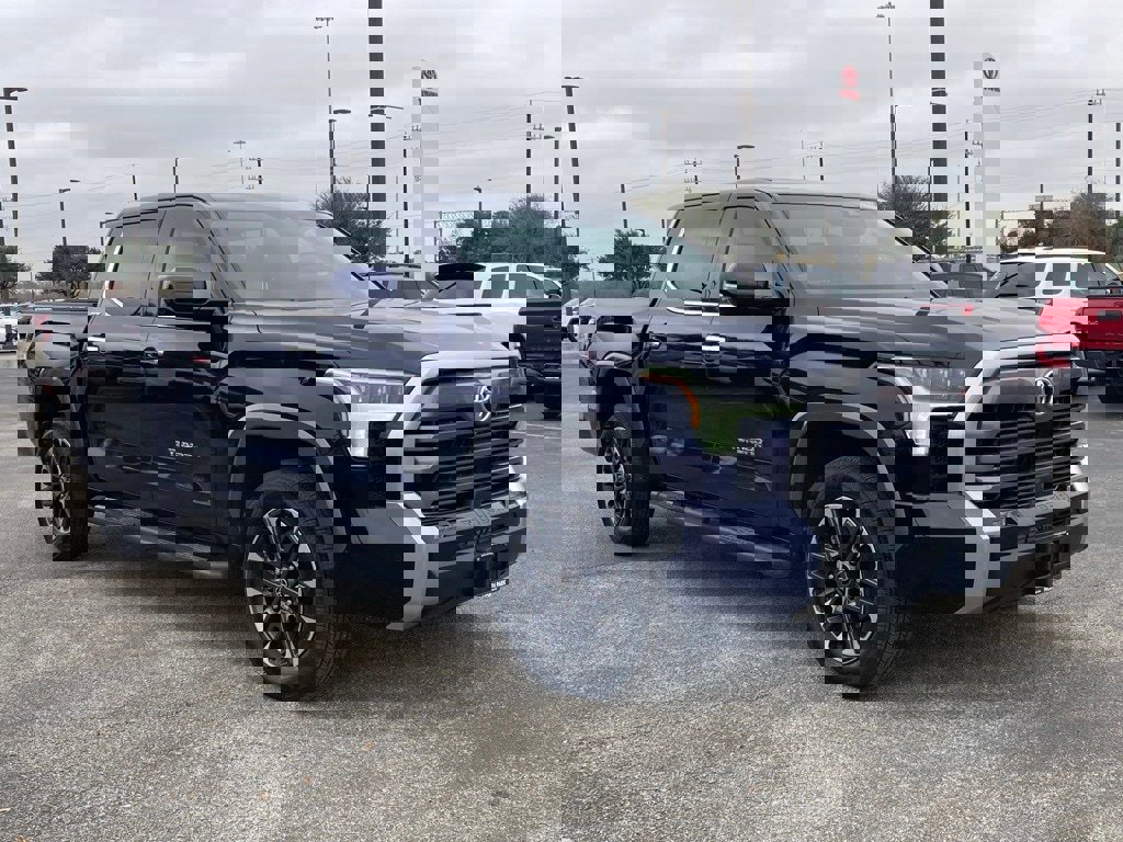 Used 2025 Toyota Tundra Limited image 3