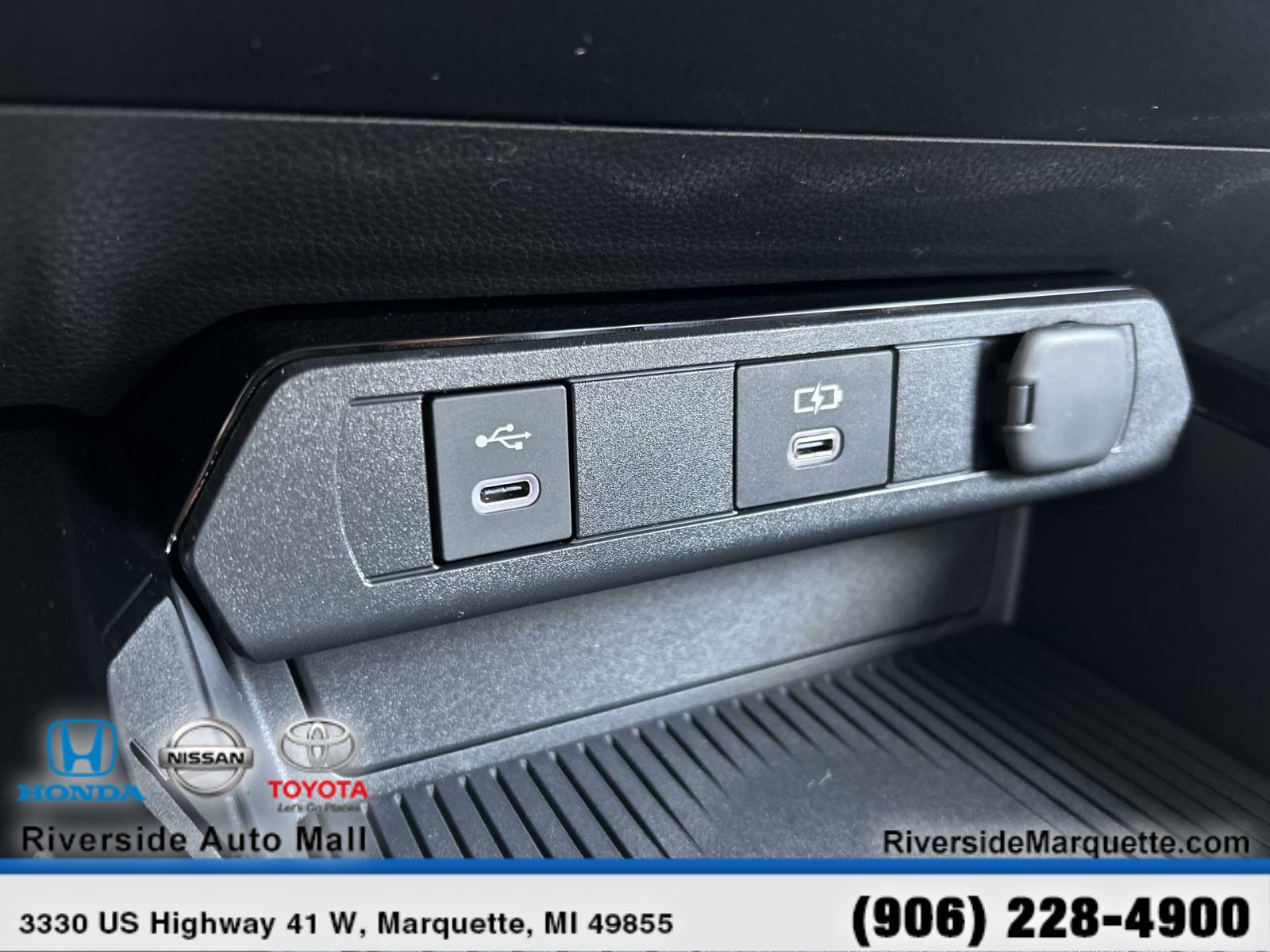 Used 2024 Toyota Prius Prime Premium w/ Advanced Technology Package FWD image 18